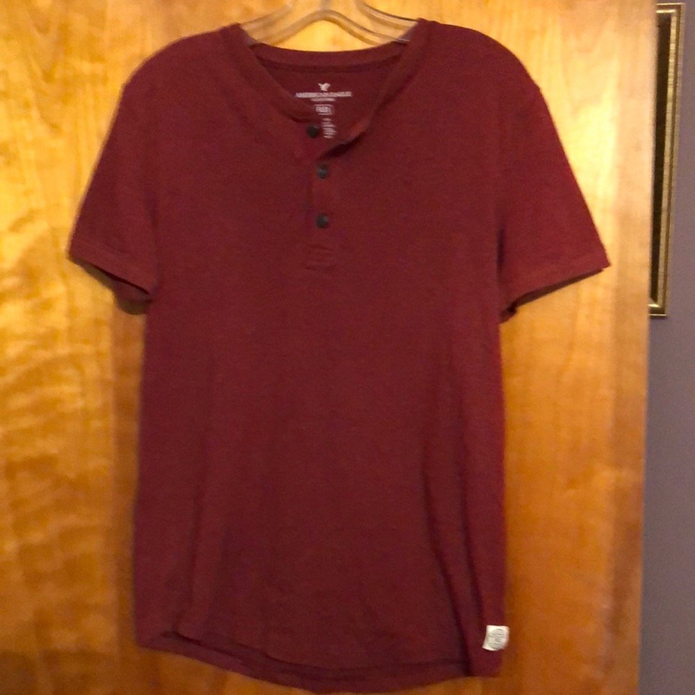 American Eagle size small burgundy shirt